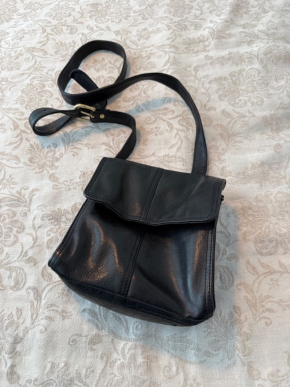 Black Leather Boulder Ridge Purse